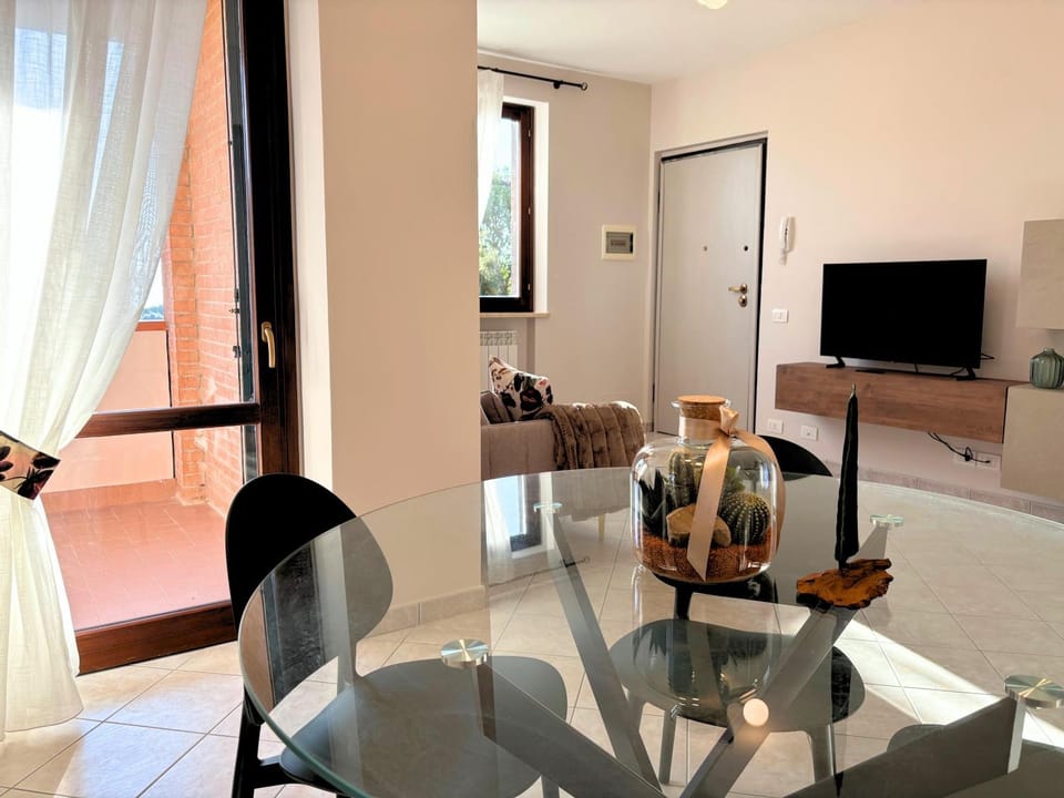Living room, Dining area