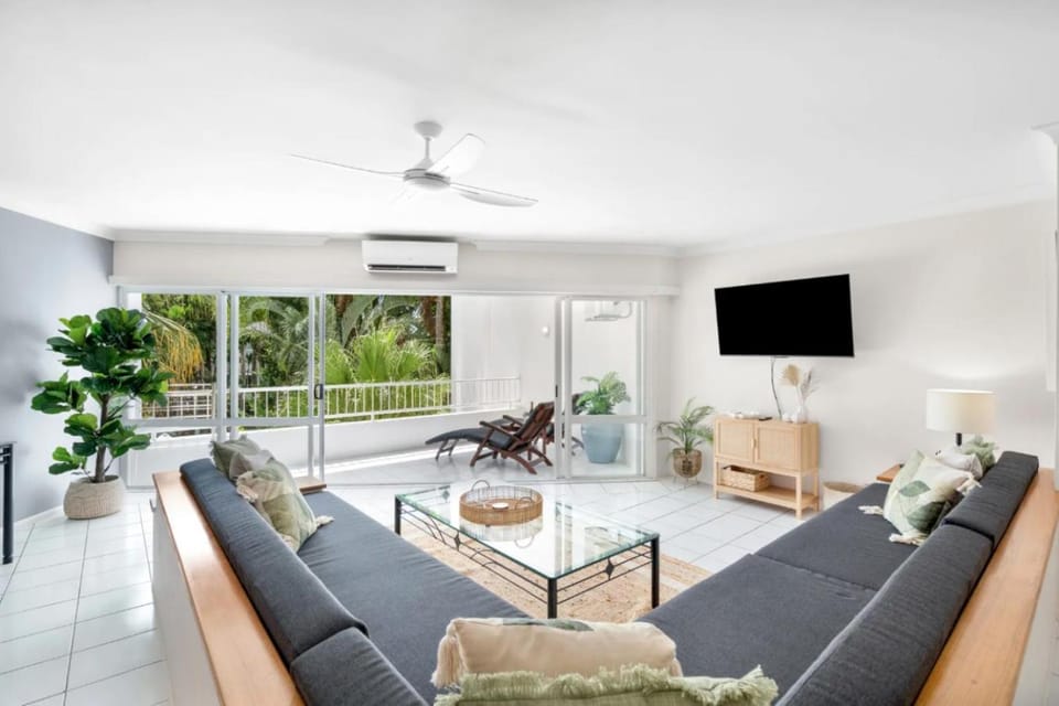 Alamanda Suite 43 Beachfront Accomodation Apartment in Palm Cove