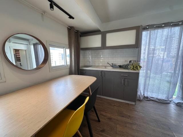 Rooftop Vibes in Leviton Tel Aviv Apartment in Tel Aviv-Yafo