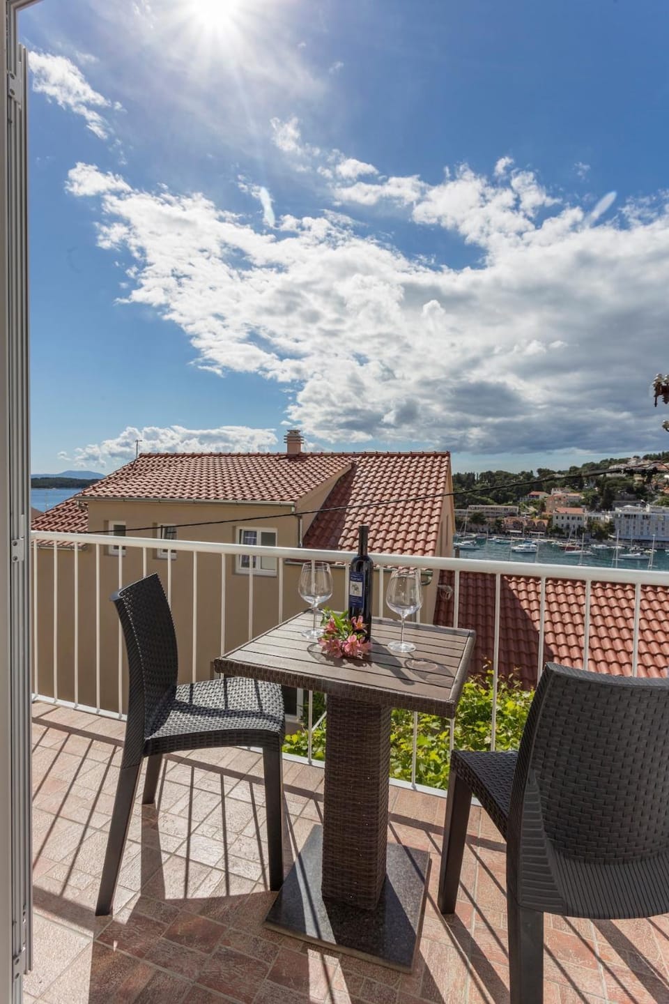 View (from property/room), Balcony/Terrace, Seating area, Sea view