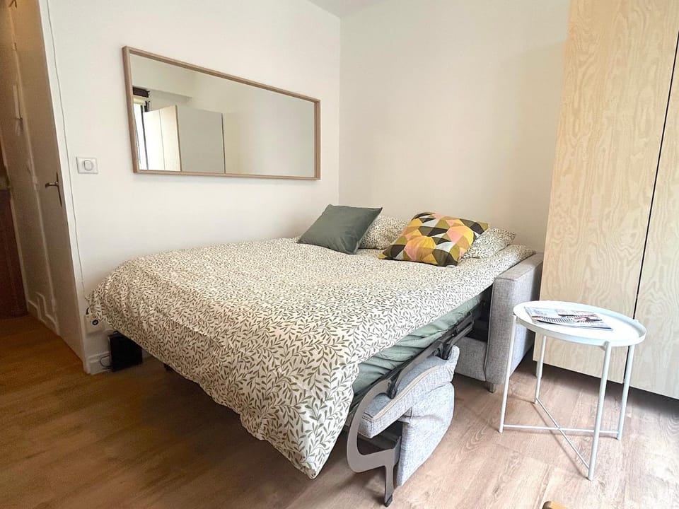 Bed, Photo of the whole room, Bedroom, wardrobe