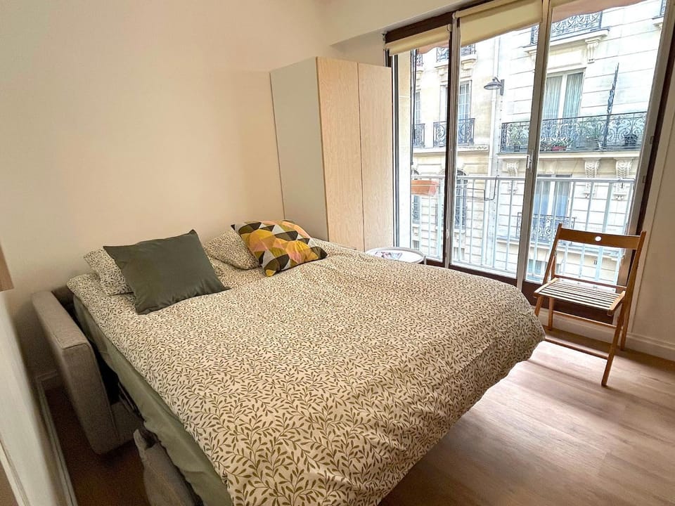 Bed, View (from property/room), Balcony/Terrace, Photo of the whole room, Bedroom
