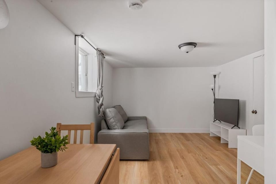 Comfort & Practicality, 1 CH, Limoilou, Enfant-Jésus Apartment in Quebec City