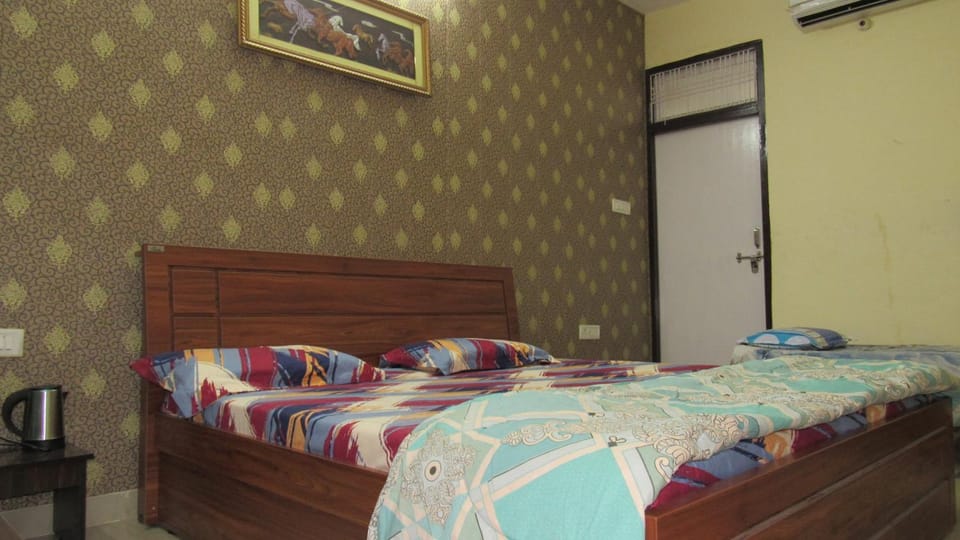 Ramashreya homestay Vacation rental in Uttar Pradesh