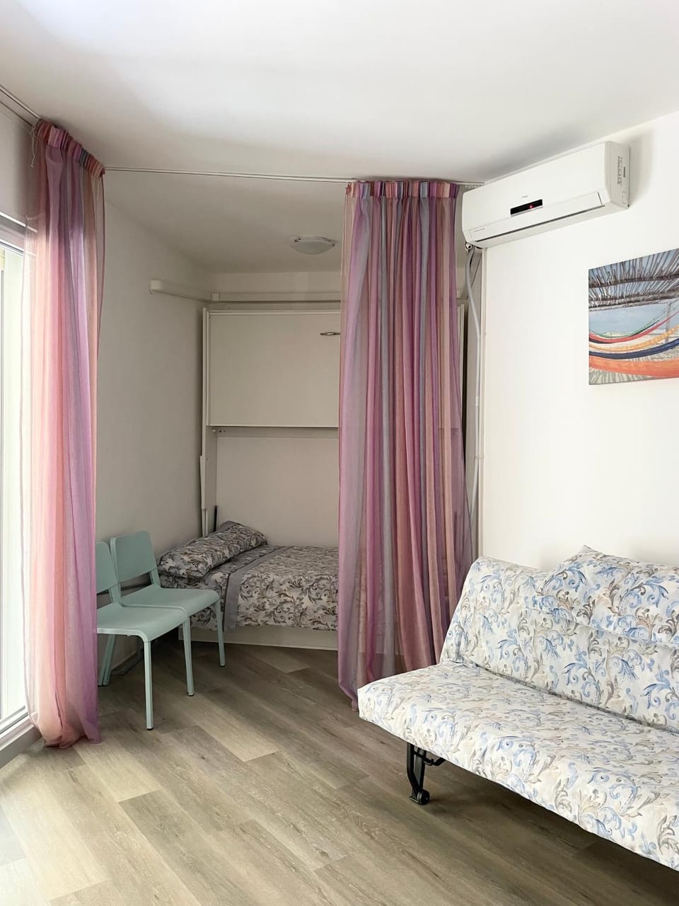 Living room, air conditioner