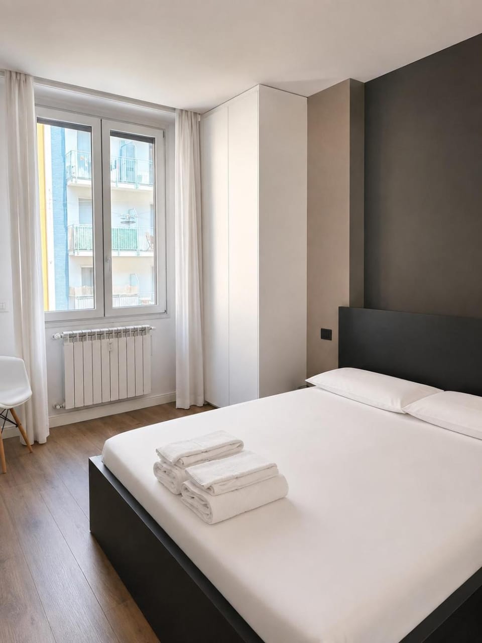 Bed, Photo of the whole room, Bedroom, internet, towels