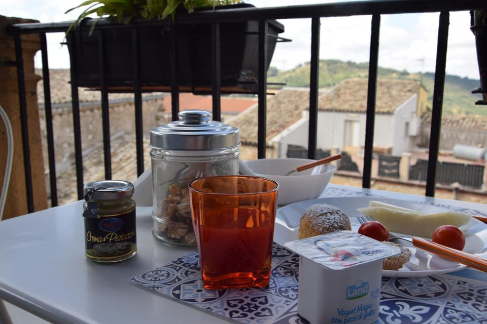 Continental breakfast, Buffet breakfast, Italian breakfast