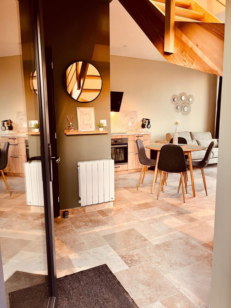 Kitchen or kitchenette, Living room