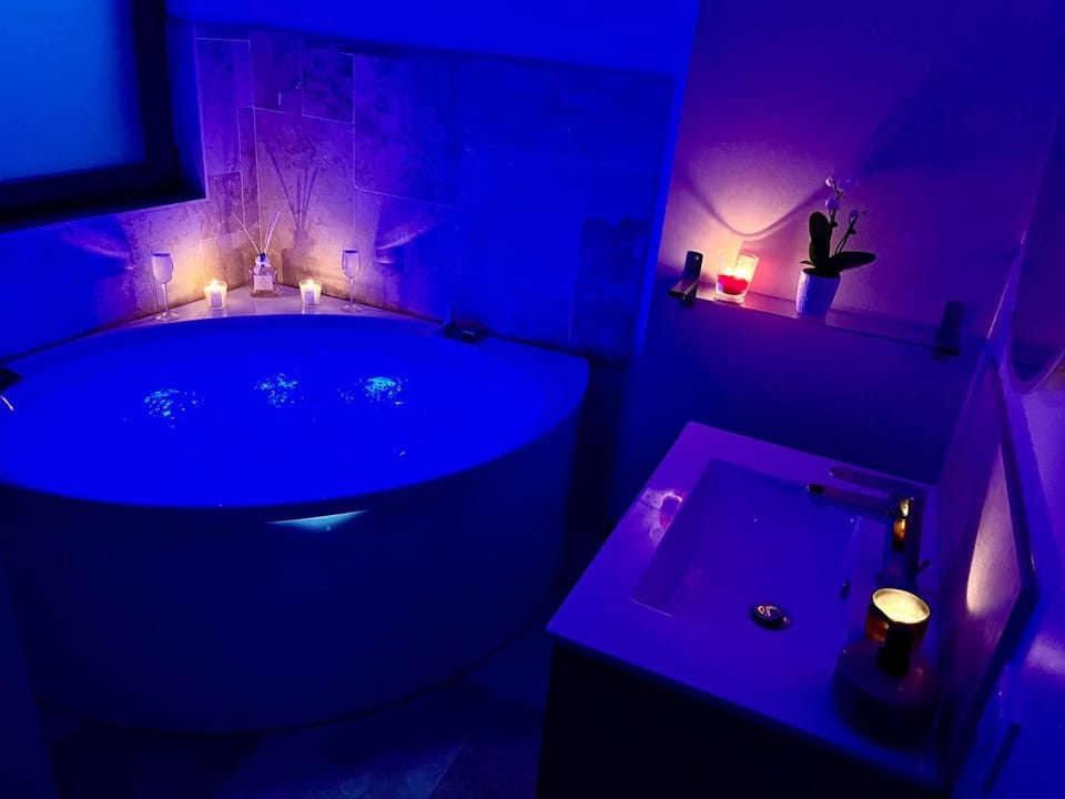 Bathroom, Bath