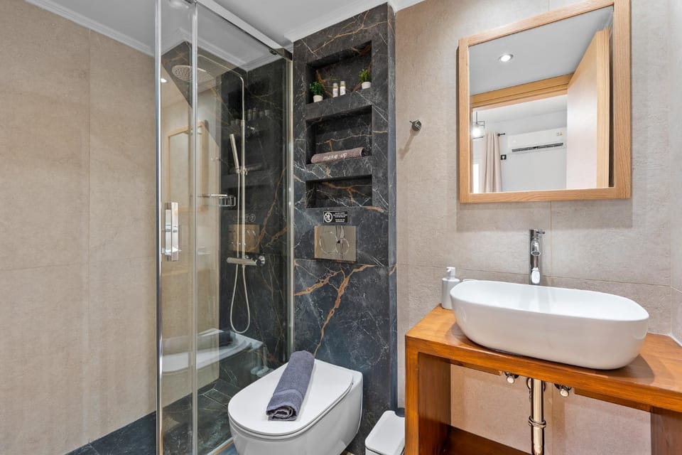 Shower, Toilet, Bathroom