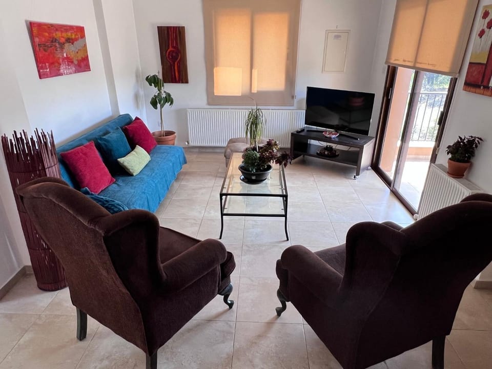 Communal lounge/ TV room, TV and multimedia, Living room