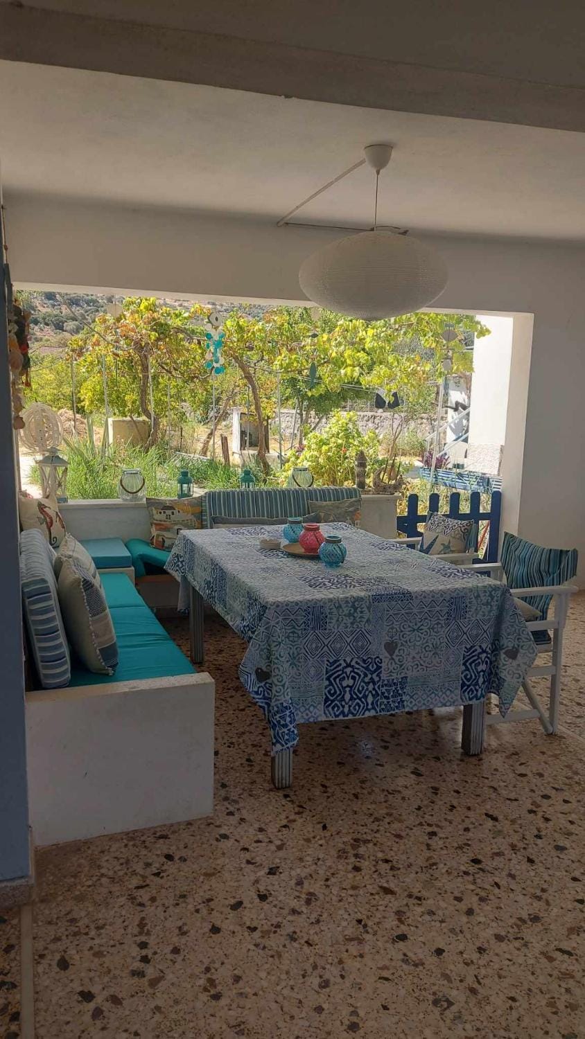 Seating area, Dining area, Inner courtyard view