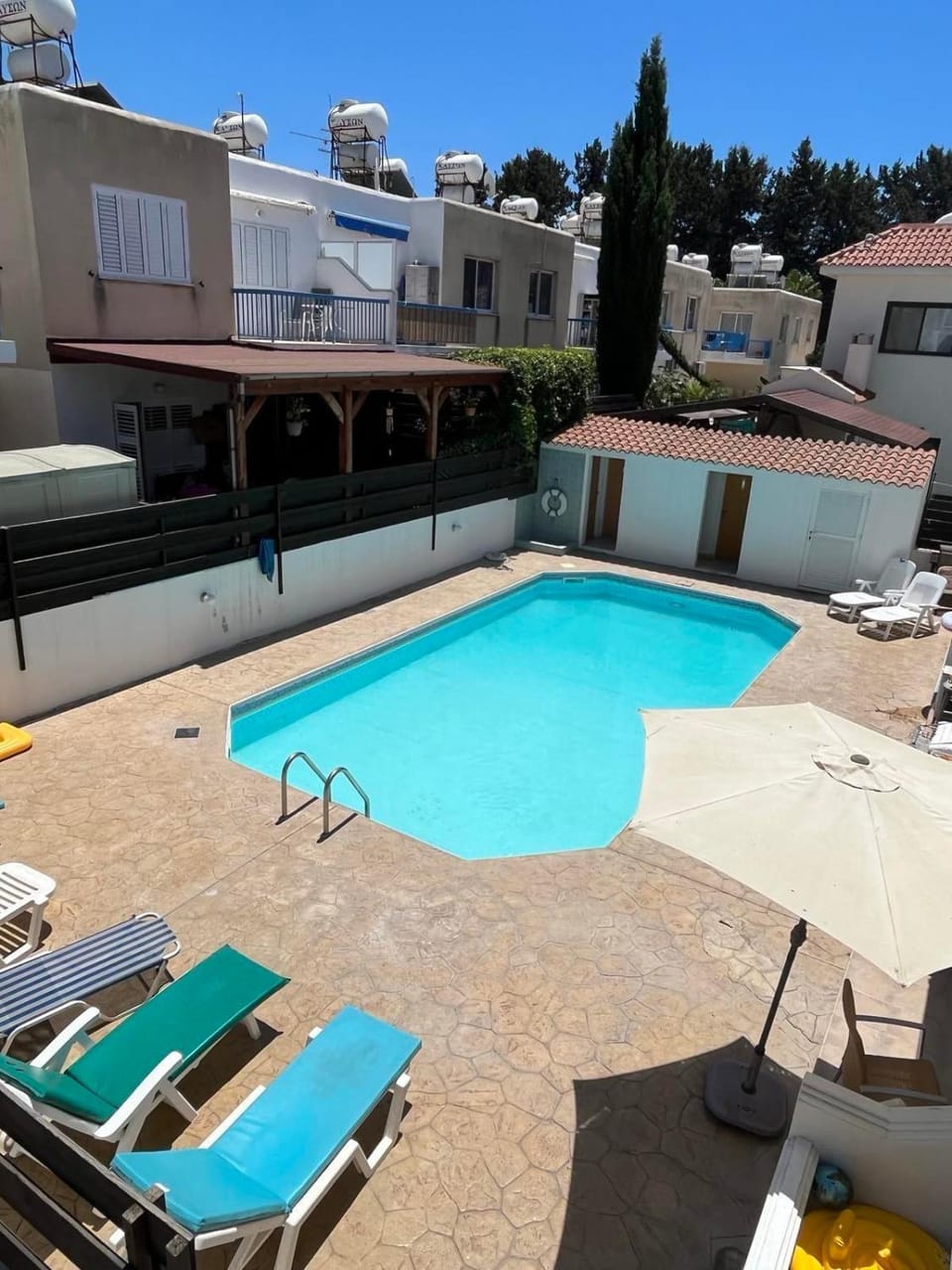 Swimming pool