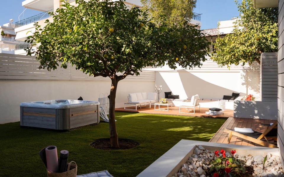 Patio, Day, Garden, Seating area, Evening entertainment, sunbed