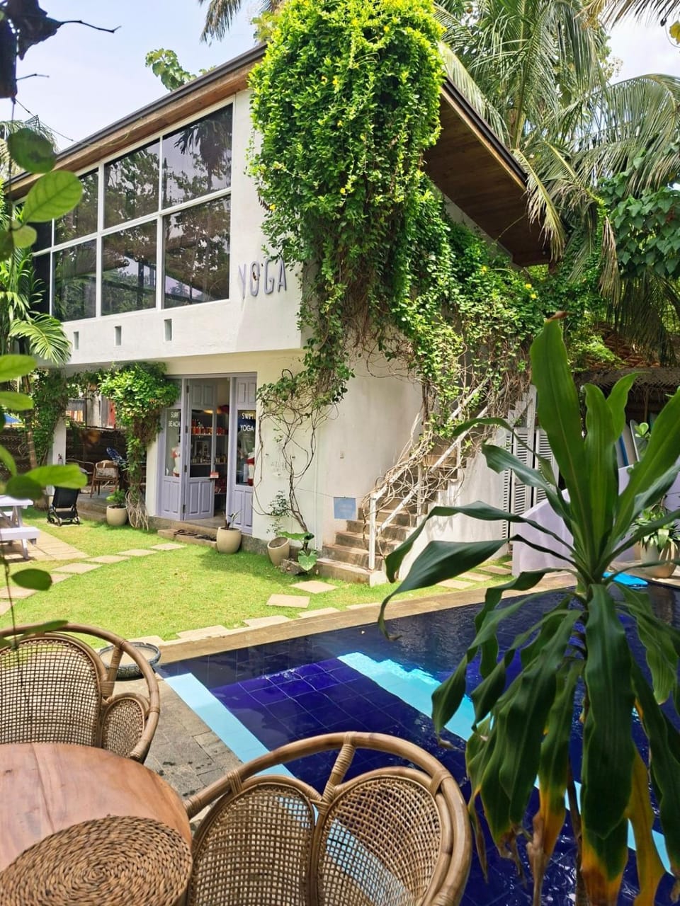 Property building, On-site shops, Fitness centre/facilities, Swimming pool