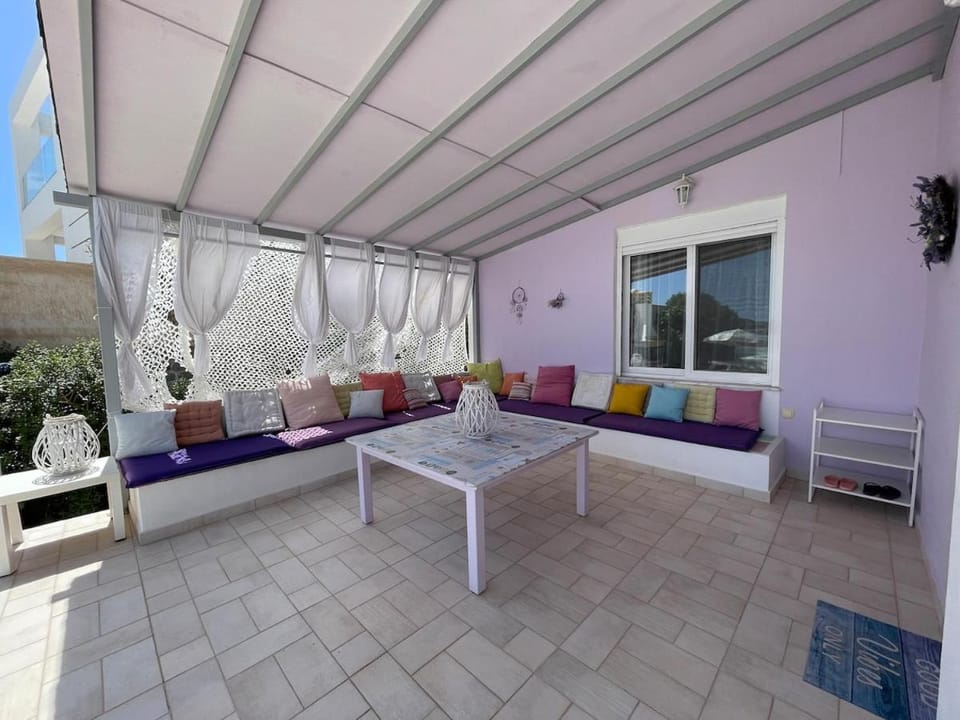 Patio, Balcony/Terrace, Living room, Seating area