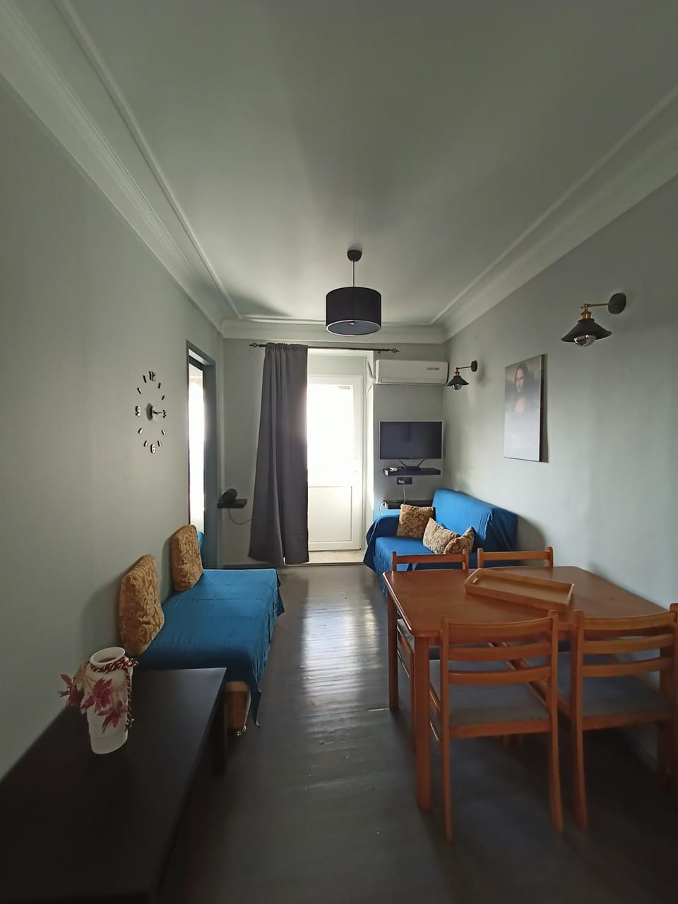 TV and multimedia, Living room, Seating area, air conditioner