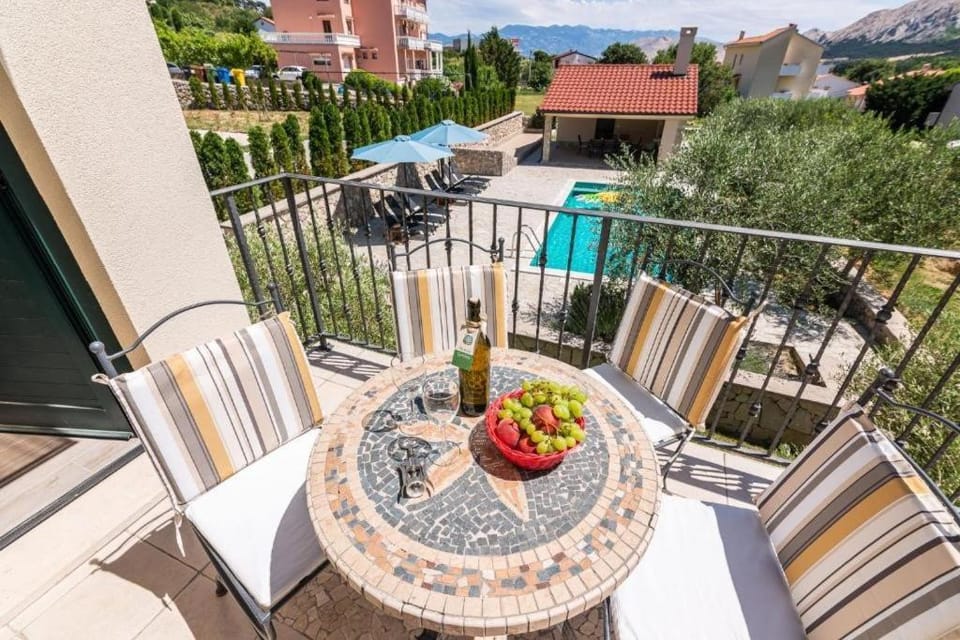 Balcony/Terrace, Garden view, Mountain view, Swimming pool