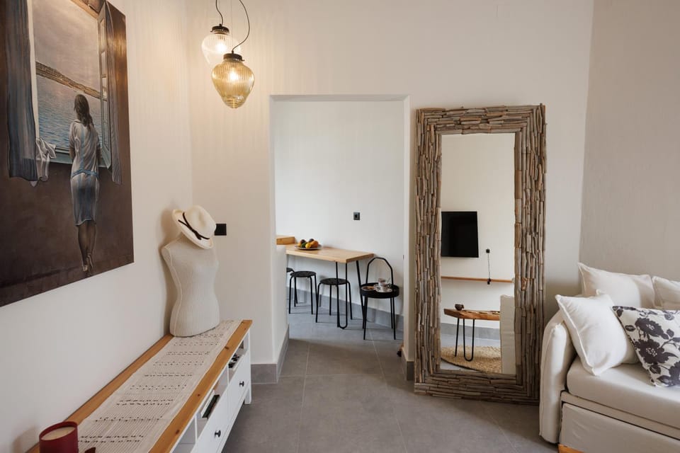 EOS Small House Apartment in Pollonia