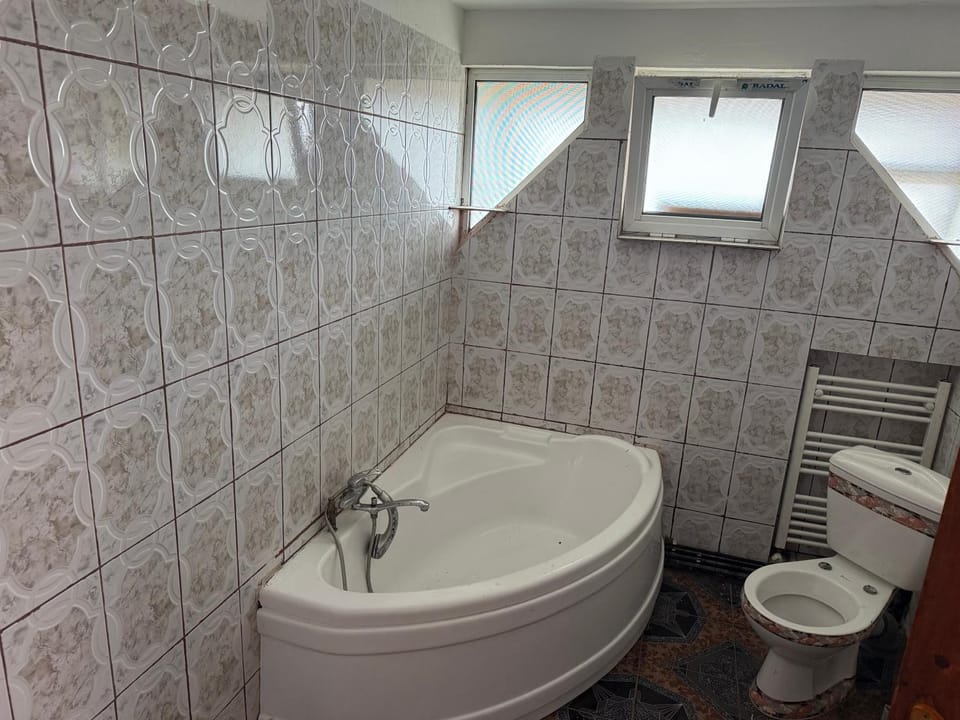 Bathroom, Bath