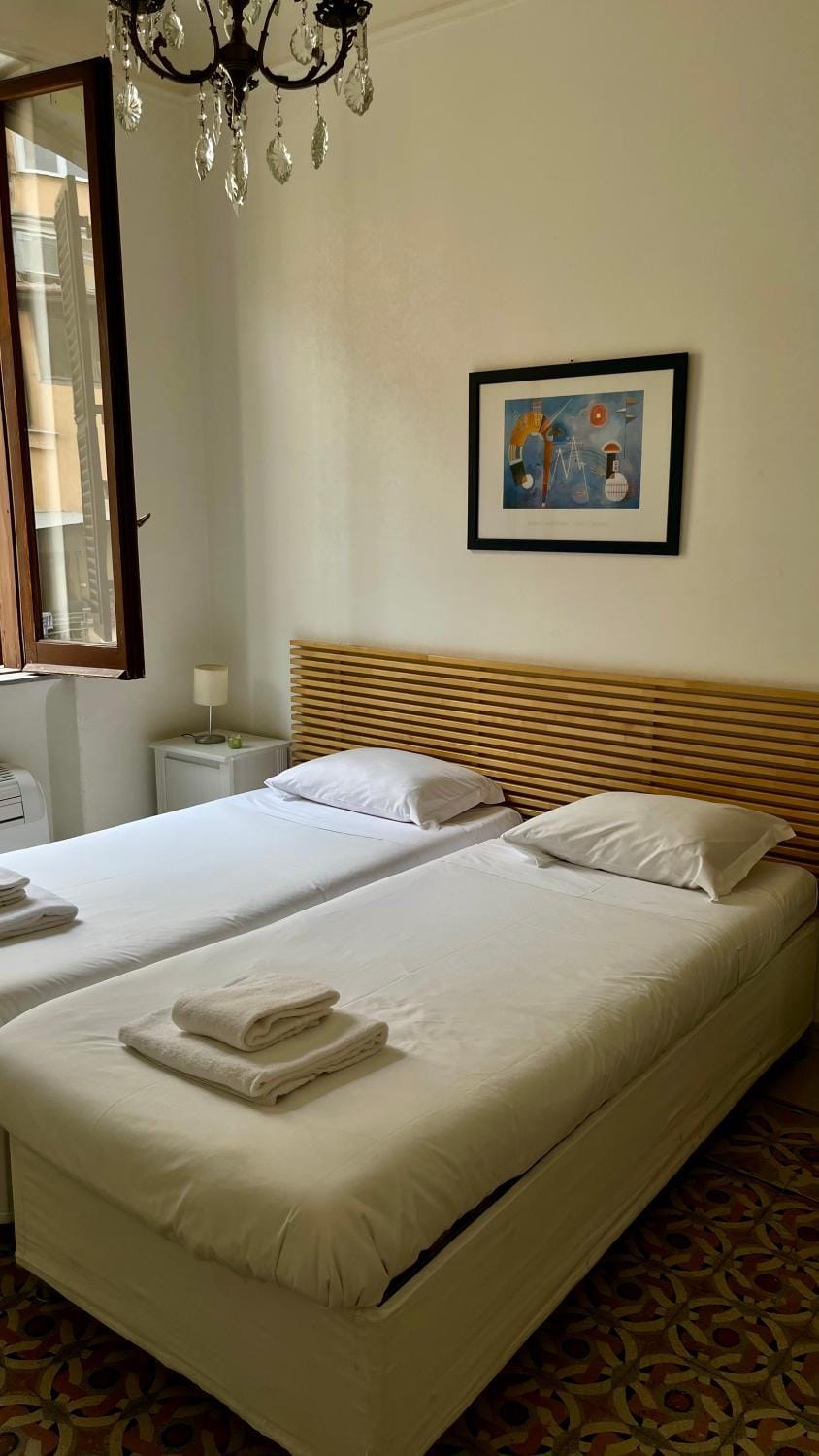 Bedroom, air conditioner