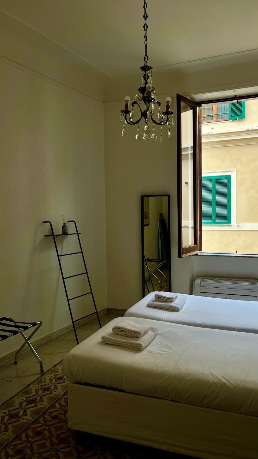 Bedroom, air conditioner