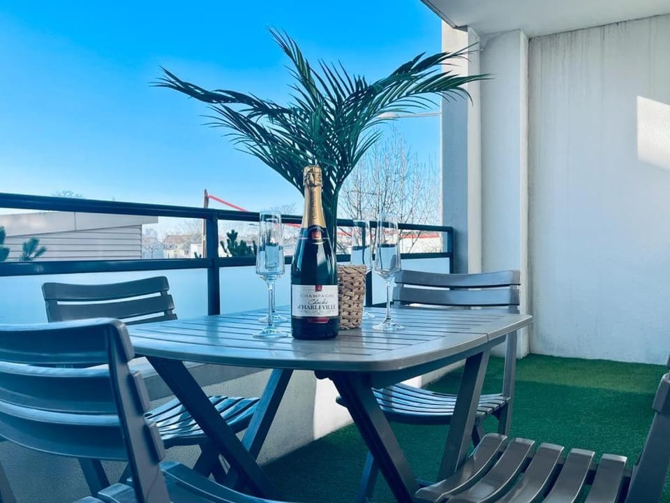 charbonnier 6 personnes avec terrasse et parking Apartment in Reims