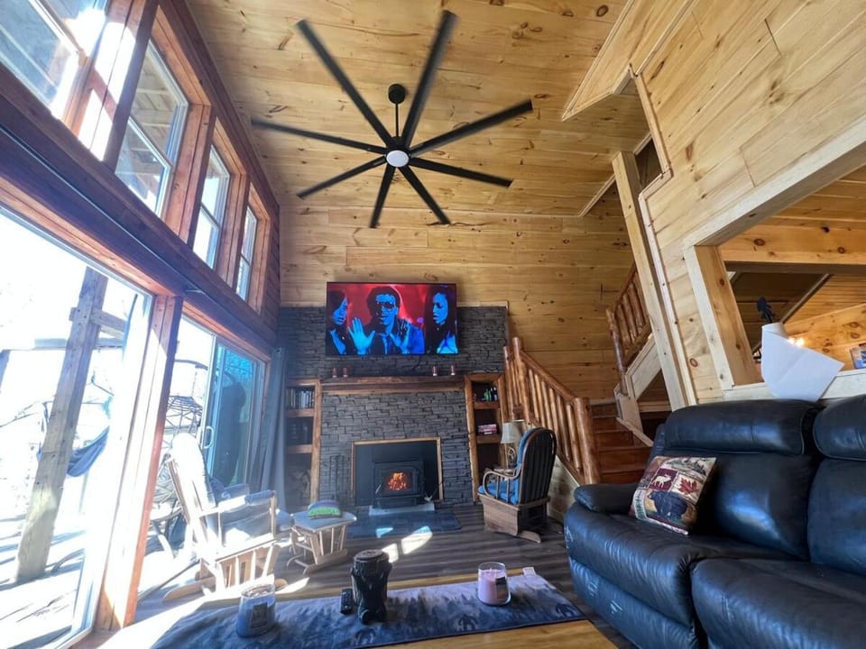 Communal lounge/ TV room