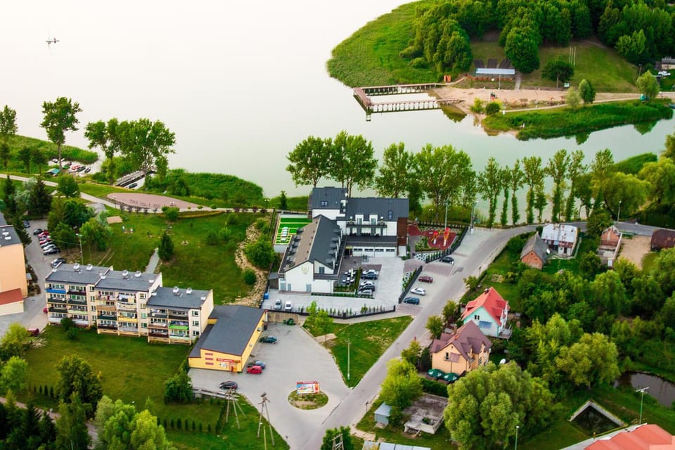 Spring, Off site, Day, Neighbourhood, Bird's eye view, Summer, On site, Area and facilities, Supermarket/grocery shop, Location