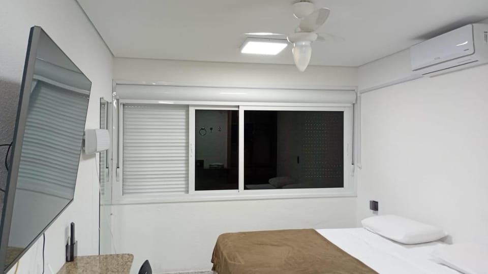 Flats completos e aconchegantes a menos de 1 quadra do Hospital de Clinicas de Porto Alegre Apartment in Porto Alegre