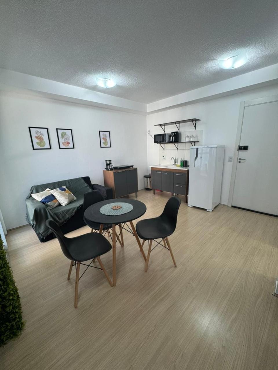 Kitchen or kitchenette, Dining area, pet friendly, stove