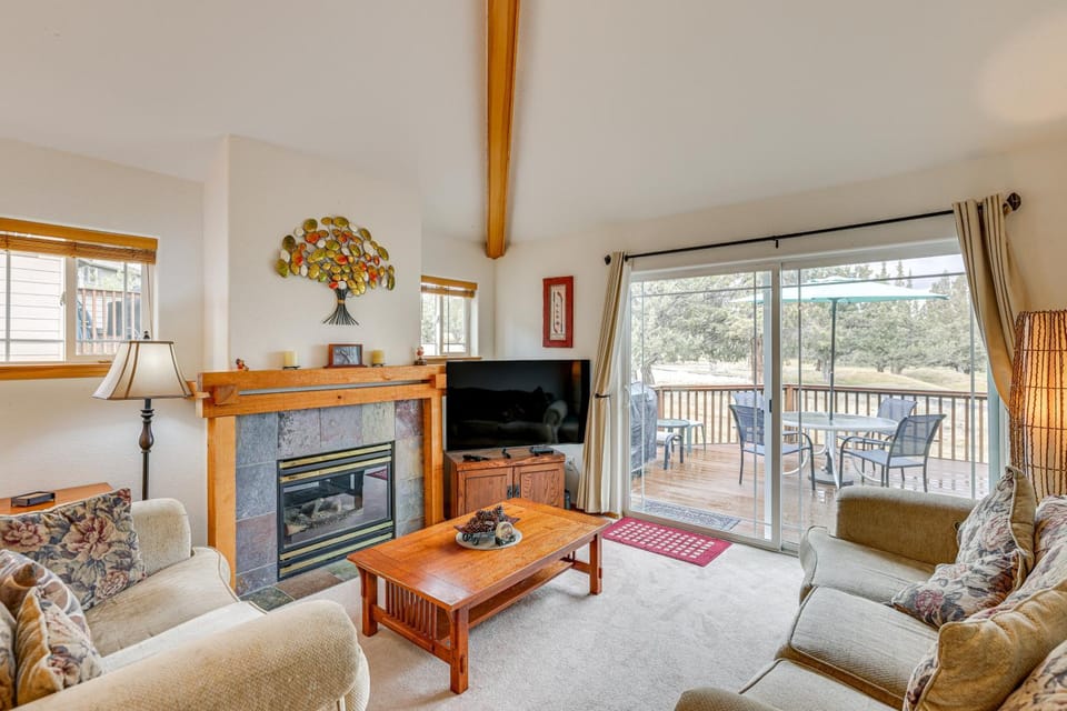 Hot Tub at Townhome on 8th Green in Redmond House in Oregon