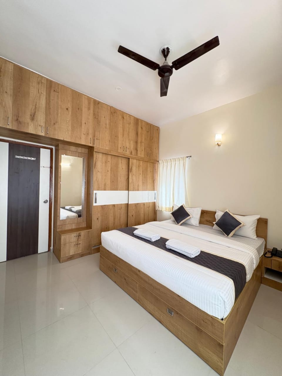 Bed, Photo of the whole room, Bedroom, wardrobe