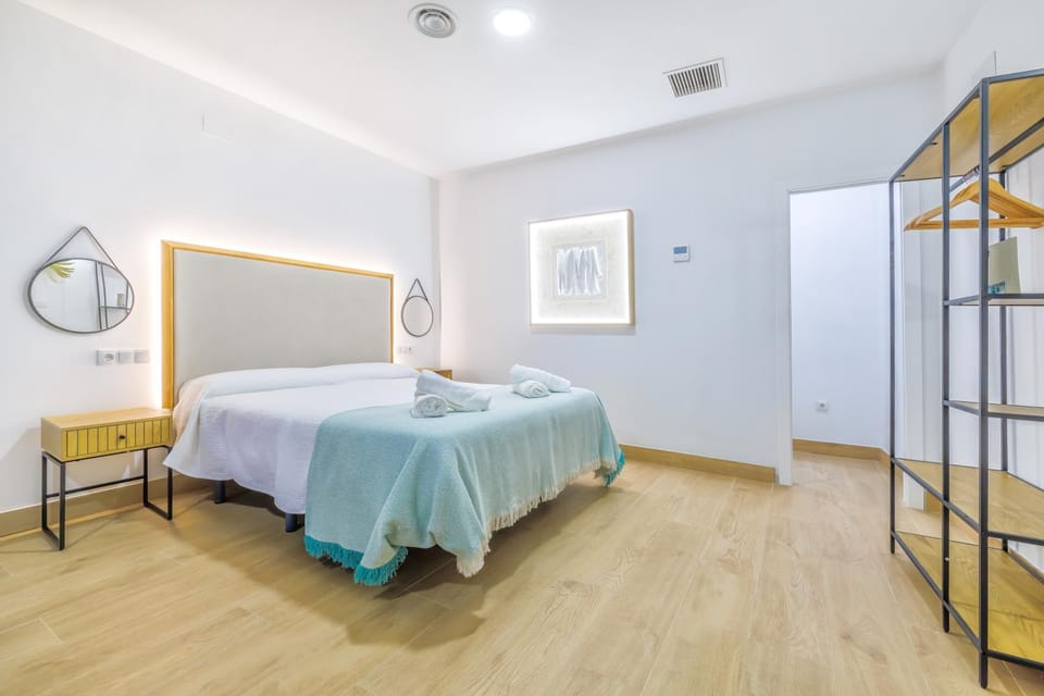 Bed, Bedroom, heating, wardrobe, air conditioner