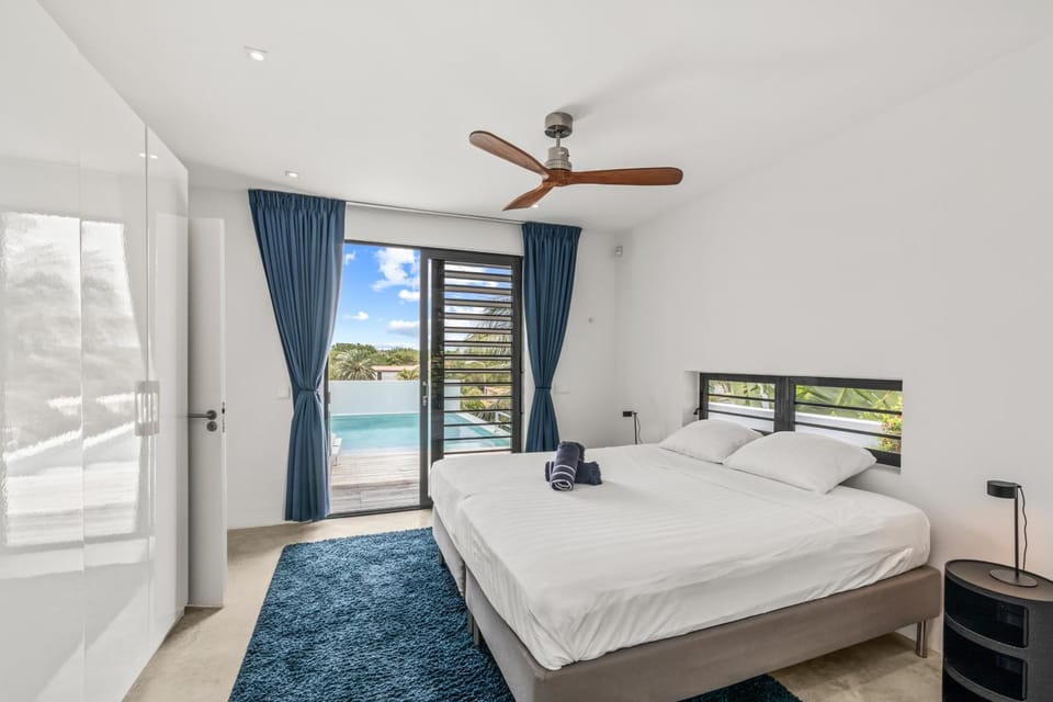 Bed, Bedroom, Pool view, towels
