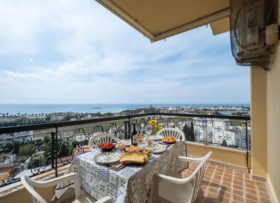 Appartamento Tramonto con balcone Apartment in Apulia