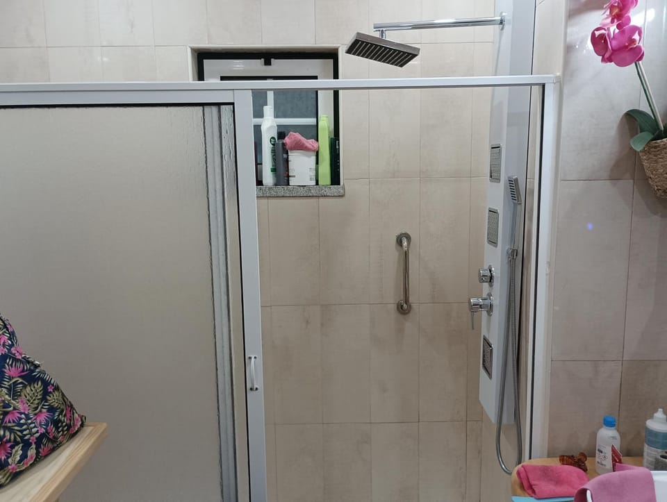 Bathroom, Living room