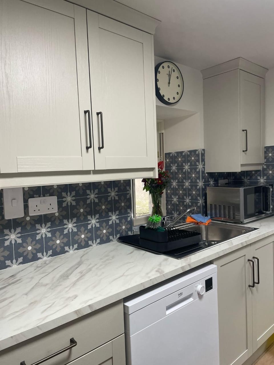 Kitchen or kitchenette, Kitchen or kitchenette, dishwasher