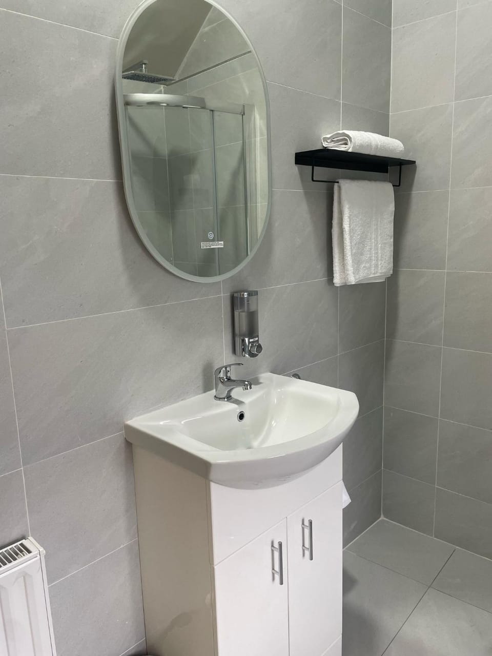 Bathroom, towels