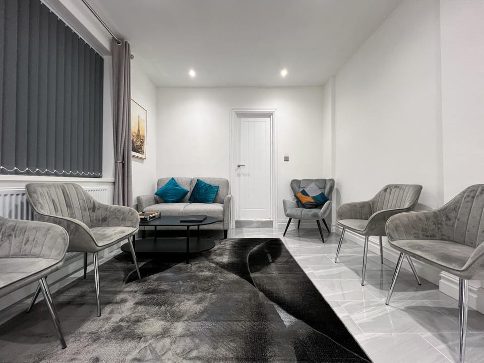 Stylish 2 Bedroom Flat City Centre - Free Parking Apartment in Cardiff