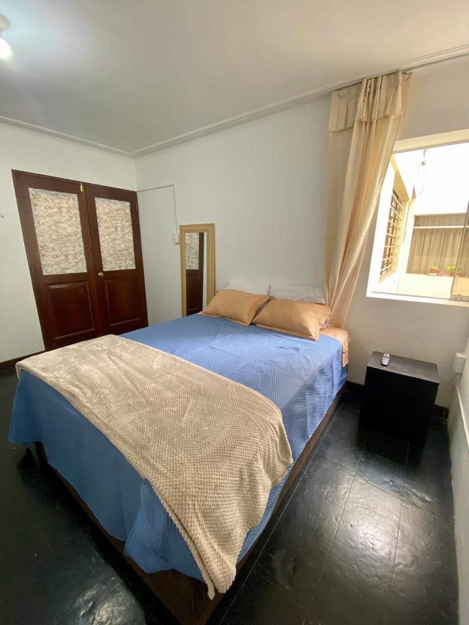 Céntrica y amplia habitación queen Av Larco Apartment in Miraflores