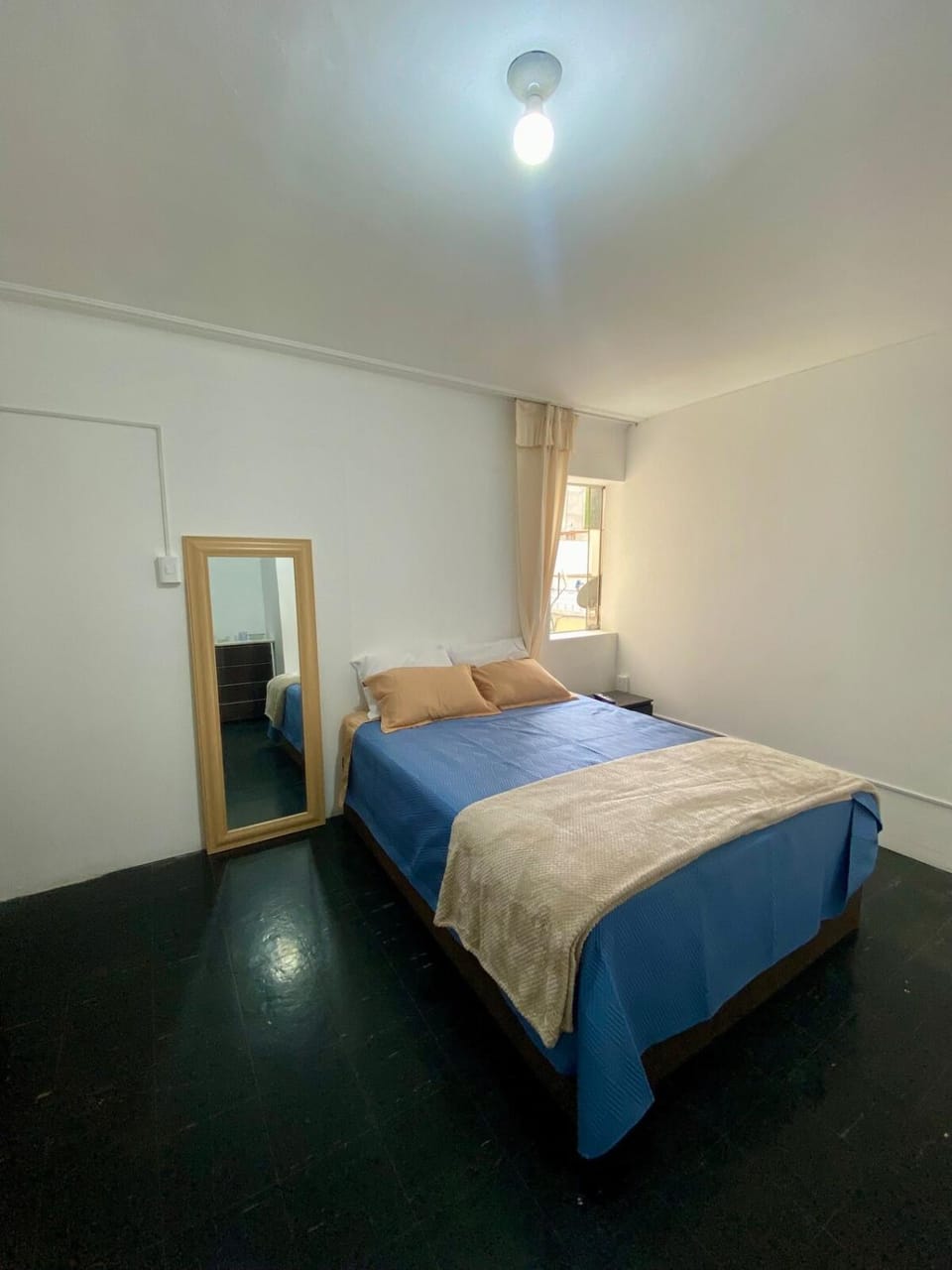 Céntrica y amplia habitación queen Av Larco Apartment in Miraflores