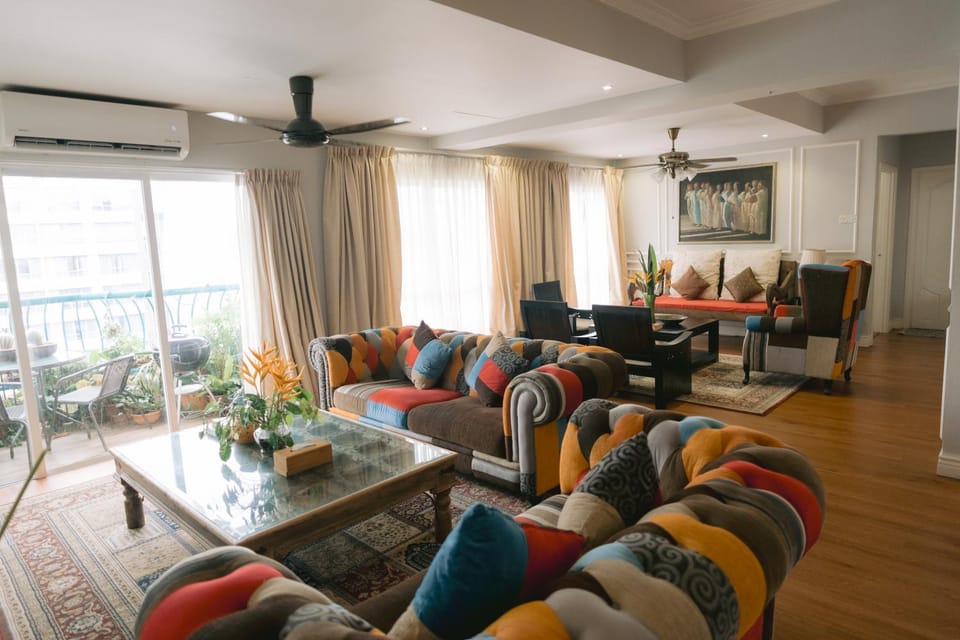 Living room, Seating area, air conditioner