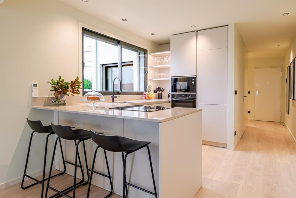 Kitchen or kitchenette, Dining area, dishwasher, oven, stove