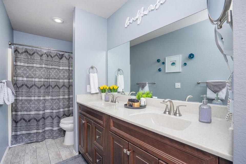 The Cove 39-3 By SDC, Big Deck, Pool, Hot Tub, Lake View, No Stairs Apartment in Indian Point