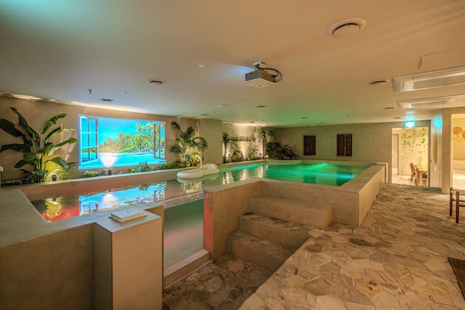 Swimming pool