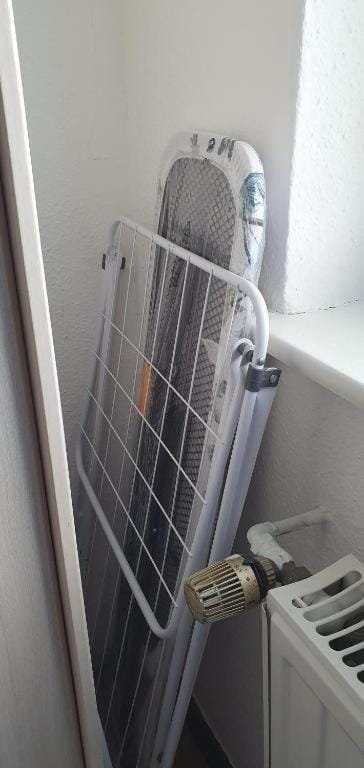 Zimmer 2 von 3 mit Gemeinschaftsbad-Küche, 30min Köln Messe Bahnhof, 5min Leverkusen Bahnhof Zentrum Apartment in Leverkusen