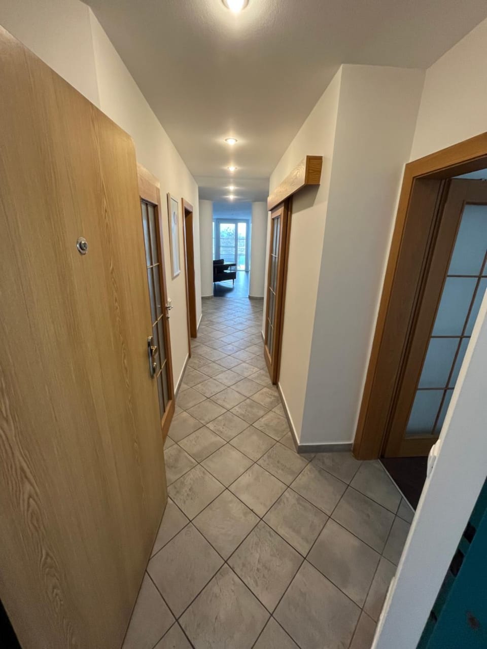 Butterfly Residence 165m2 Spacious Apt 4 Parking Gym Apartment in Bratislava
