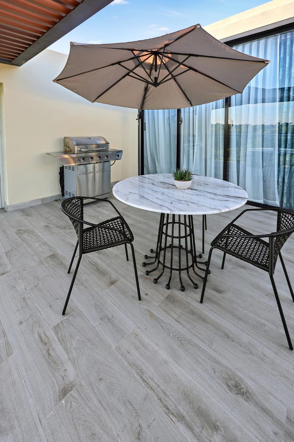 View (from property/room), Balcony/Terrace, Dining area
