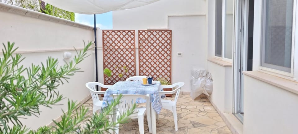 Patio, Seating area